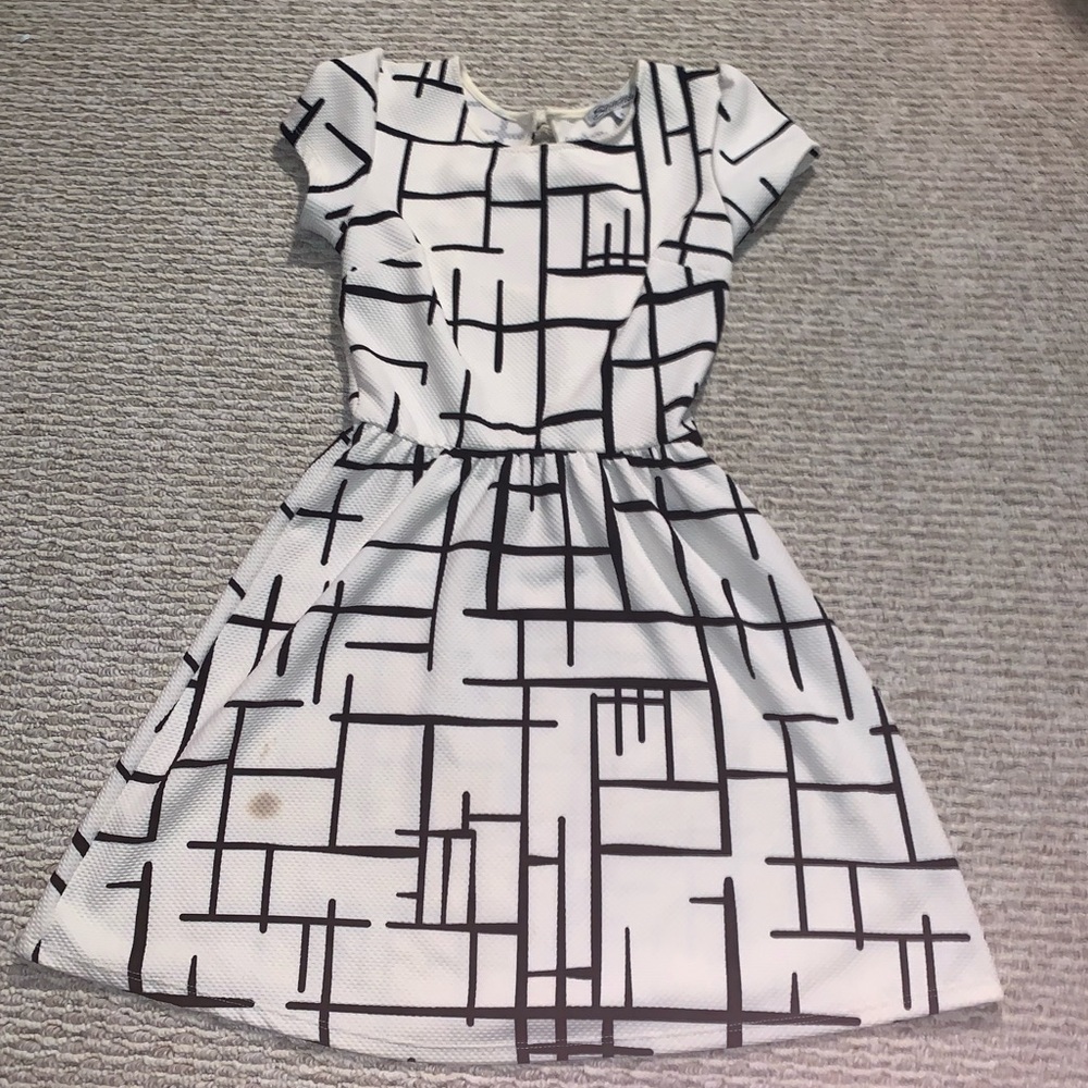 black & white dress size small